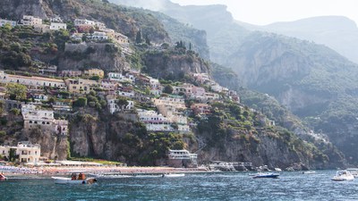 Between land and sea. From disappearing sand to coastal erosion Between land and sea. From disappearing sand to coastal erosion